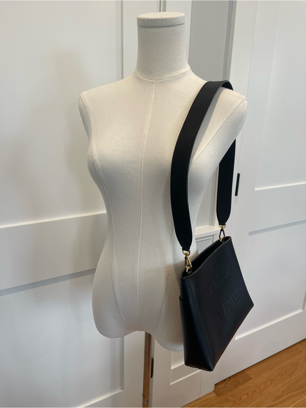 Mansur Gavriel Embossed Logo Black Leather Bag - Picture 2 of 4